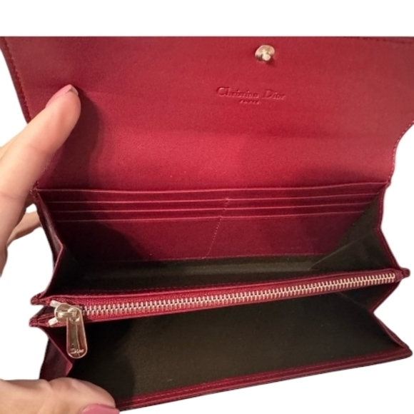 Like New Dior Trotter Bordeaux/Burgundy Patent Leather Bifold Wallet - Picture 4 of 11